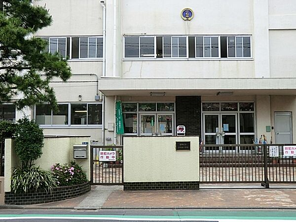 葛飾区立小松南小学校まで約649m