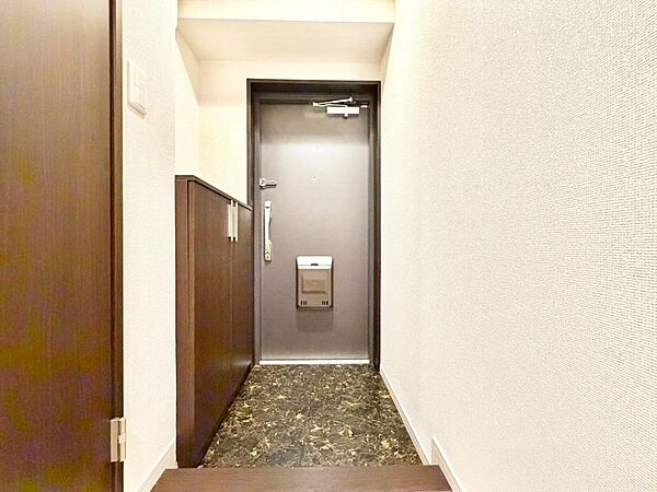 玄関を拡大表示