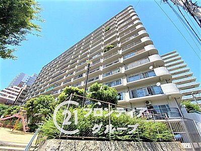 外観：駅から徒歩5分のマンションは、通勤や通学にとても便利で、時間を有効に使える素晴らしい立地です！
