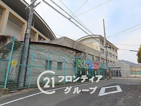 神戸市立丸山中学校 徒歩6分。 410m