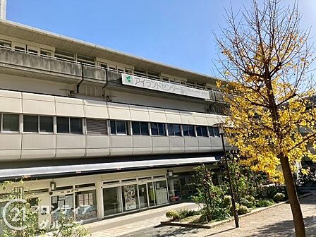 アイランドセンター駅(神戸新交通 六甲アイランド線) 徒歩7分。 560m