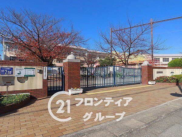神戸市立浜山小学校 徒歩14分。 1110m