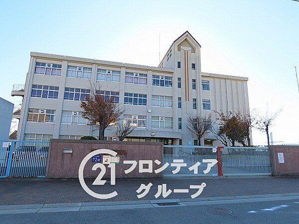 神戸市立吉田中学校 徒歩7分。 520m