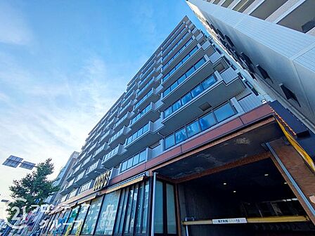 スーパー、コンビニが徒歩圏内のマンションは、日常の買い物が便利で、生活の利便性が高い魅力的な住環境です!