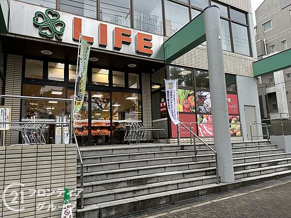 ライフ御影店 徒歩8分。 620m
