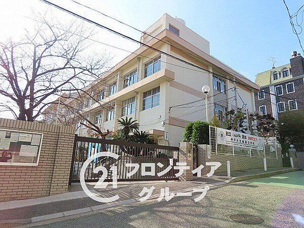 神戸市立長田小学校 徒歩7分。 500m