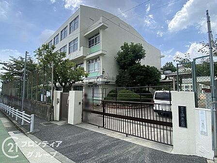 神戸市立渦が森小学校 徒歩21分。 1660m