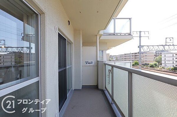 「賃貸のままでいいのか、買うべきか」その判断に必要な情報を、スタッフがわかりやすく整理してお伝えします。お気軽にご相談ください