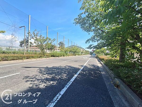 写真だけではわからない採光・広さ・周辺環境の実感は、実際に足を運んでみることが一番です。ご見学はいつでもご予約いただけます