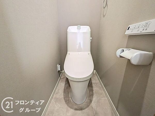 はじめてのマイホーム購入は、わからないことだらけで当然です。資金計画から物件選びまで、順を追ってスタッフが一緒に考えていきます