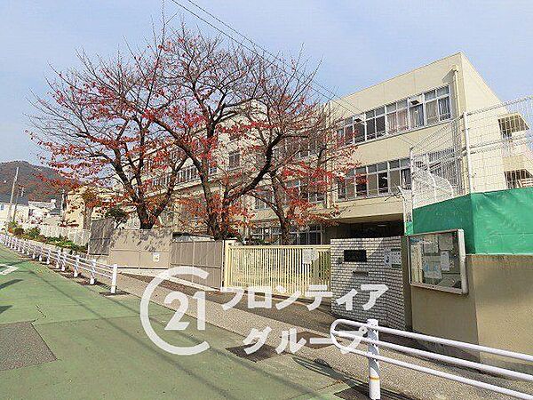 神戸市立五位の池小学校 徒歩11分。 860m