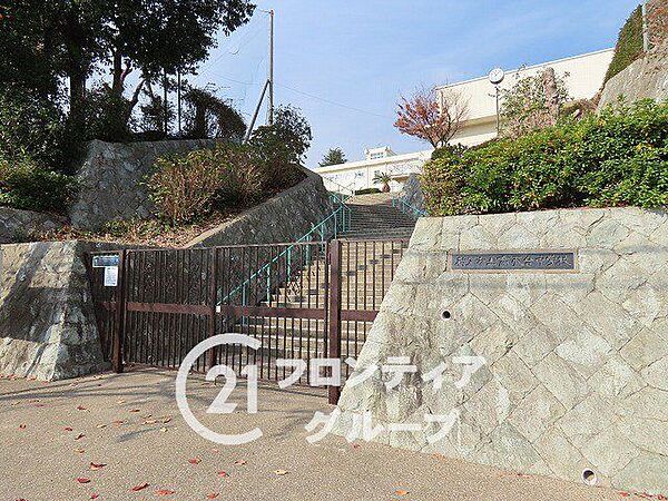 神戸市立高取台中学校 徒歩15分。 1190m