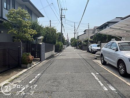 写真だけではわからない採光・広さ・周辺環境の実感は、実際に足を運んでみることが一番です。ご見学はいつでもご予約いただけます