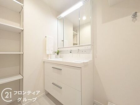 はじめてのマイホーム購入は、わからないことだらけで当然です。資金計画から物件選びまで、順を追ってスタッフが一緒に考えていきます