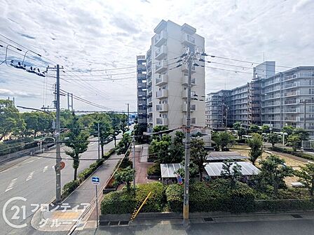 マイホームは一生に一度の大きな買い物だからこそ、納得いくまで情報を集めてほしいと思います。疑問はどんどんスタッフにぶつけてください