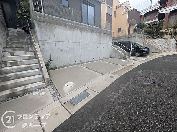 はじめてのマイホーム購入は、わからないことだらけで当然です。資金計画から物件選びまで、順を追ってスタッフが一緒に考えていきます