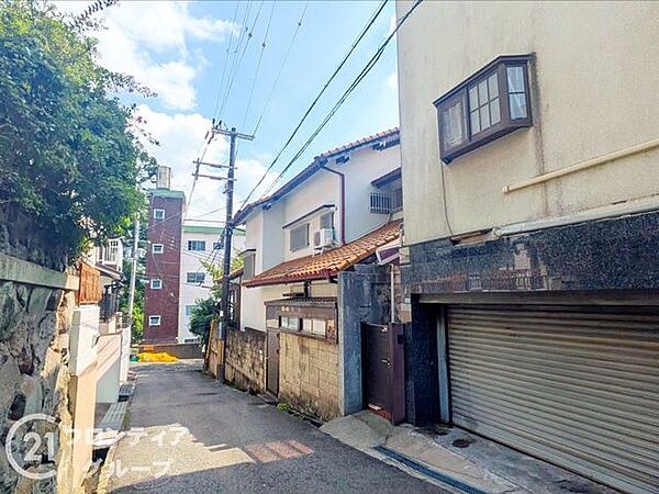 はじめてのマイホーム購入は、わからないことだらけで当然です。資金計画から物件選びまで、順を追ってスタッフが一緒に考えていきます