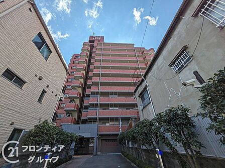 住まい選びは、価格や立地だけでなく、将来の暮らし方まで含めて考えることが大切です。今の段階で気になっていることを、まずスタッフに話してみてください