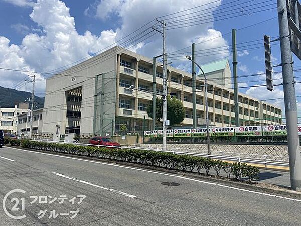 神戸市立鷹匠中学校 徒歩4分。 320m