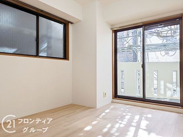住まい選びは、価格や立地だけでなく、将来の暮らし方まで含めて考えることが大切です。今の段階で気になっていることを、まずスタッフに話してみてください