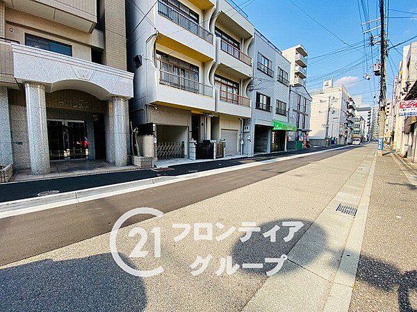 写真だけではわからない採光・広さ・周辺環境の実感は、実際に足を運んでみることが一番です。ご見学はいつでもご予約いただけます
