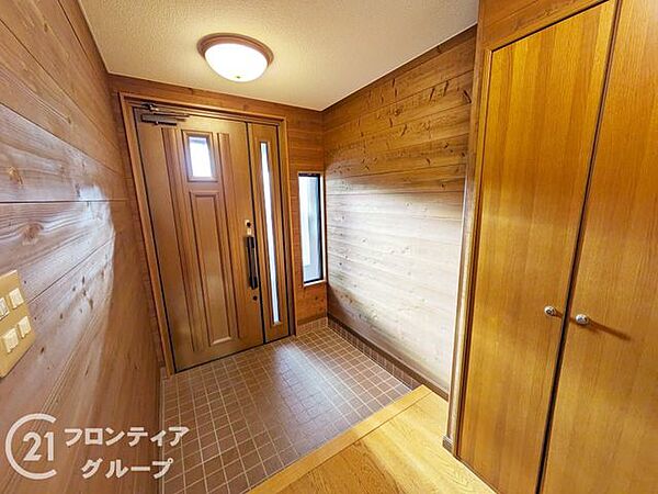 念願のマイホーム購入を、資金計画からローンのご提案、理想に合った住まい選びまでお手伝いします。経験豊富なスタッフが購入前からその後の暮らしまで寄り添い、安心して新生活を始められるようサポートします。