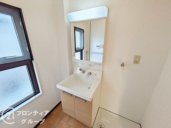 多様化する住まいのお悩みに幅広く対応いたします。資金計画や物件選びはもちろん、リフォームや売却も承ります。大きなお買い物だからこそ、安心してご購入いただけるよう経験豊富なスタッフがサポートいたします。