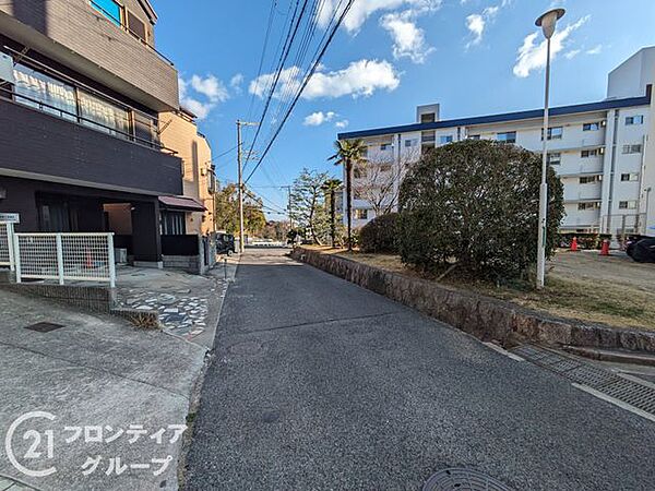 念願のマイホーム購入を、資金計画からローンのご提案、理想に合った住まい選びまでお手伝いします。経験豊富なスタッフが購入前からその後の暮らしまで寄り添い、安心して新生活を始められるようサポートします。