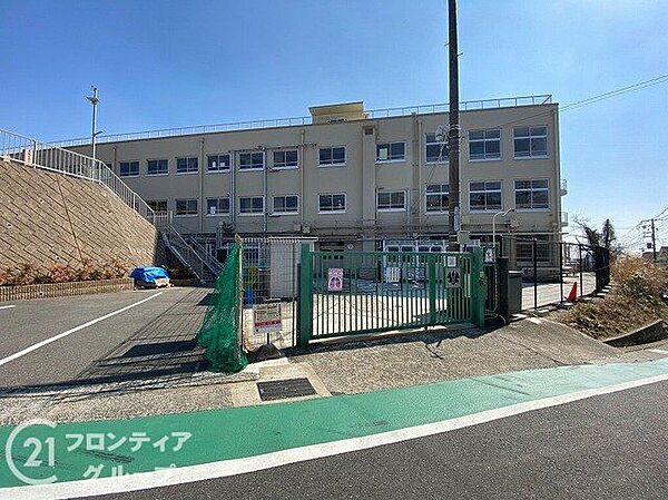 神戸市立御影北小学校 徒歩5分。 340m