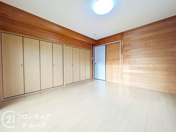 多様化する住まいのお悩みに幅広く対応いたします。資金計画や物件選びはもちろん、リフォームや売却も承ります。大きなお買い物だからこそ、安心してご購入いただけるよう経験豊富なスタッフがサポートいたします。