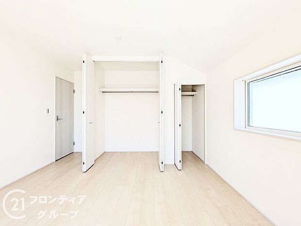 各室に収納スペ―スがありますのでお部屋スッキリ片付きますね