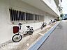 その他：マンション内に完備された駐輪場は、住民の便利さを考慮した設計。自転車を安全に保管できるスペースが確保され、日々の移動をサポートします。清潔で整然とした環境が整い、安心して快適に利用できます。