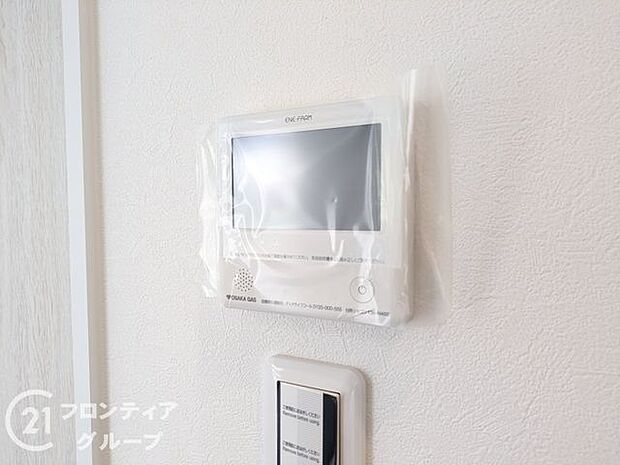 設定した温度に自動でおふろを沸かしてくれるオートバスリモコン！追炊き機能も付いているので、入浴しながら温度調節可能