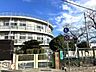 周辺：神戸市立美野丘小学校 徒歩17分。通学しやすい距離にあり、親御様も安心して送り出せる環境です。地域に見守られながら、のびのびと成長できる安心の教育環境が整っています 1330m