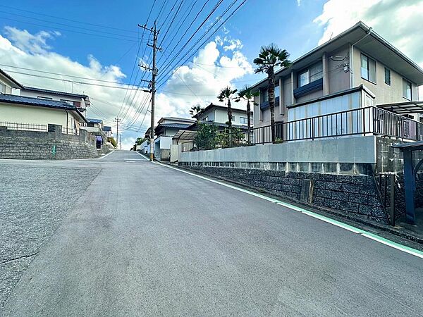 開放感のある街並みが広がる住環境です。