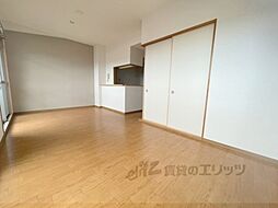 近鉄生駒線 信貴山下駅 徒歩18分の賃貸マンション 2階2LDKのリビング/ダイニング