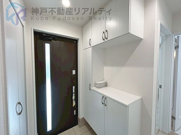 ◆玄関は収納充実しており開放感あり♪