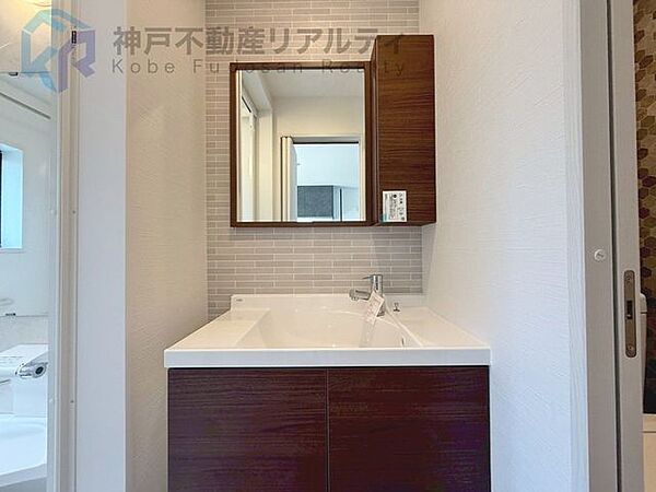 ◆おしゃれな独立洗面台です♪