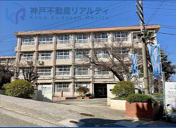 西宮市立苦楽園小学校 徒歩19分。 1460m