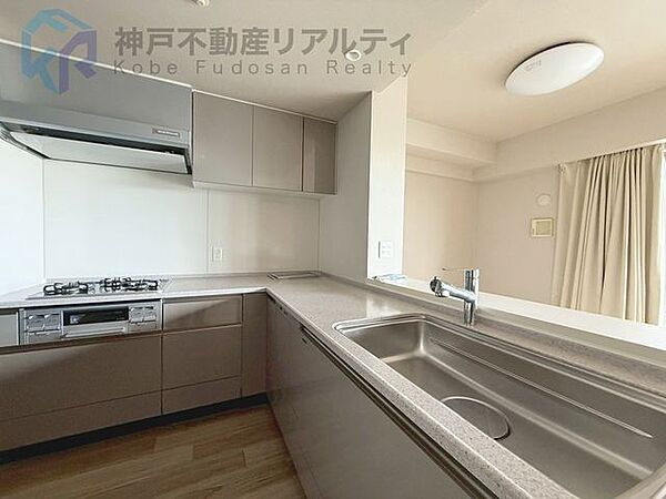 ◆L字型の対面キッチンで動線もスムーズです♪