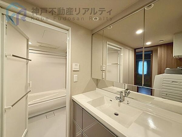 ◆ゆったりとした独立洗面化粧台♪