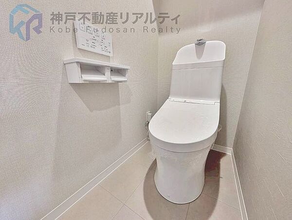 ◆温水洗浄便座付き。洗浄だけでなく、感染症を防止して健康を守ります。