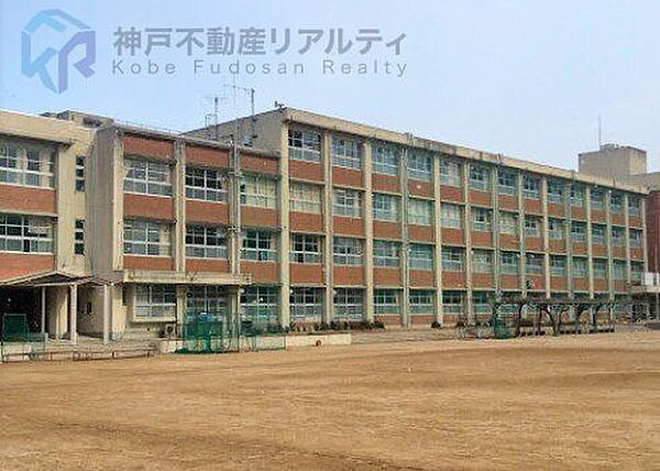 西宮市立高須中学校 徒歩12分。 910m