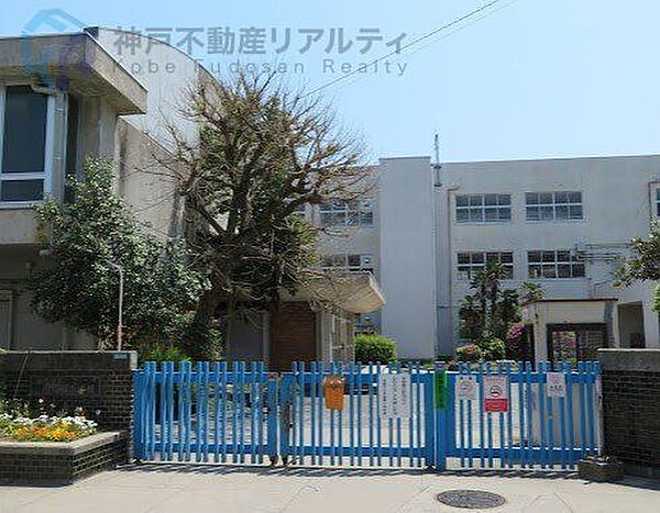 西宮市立甲陽園小学校 徒歩11分。 830m