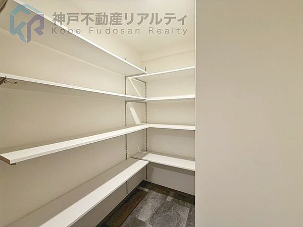 ◆全居室収納あり。それぞれのお部屋にスペースがあるのでプライベートな荷物でも身近に置くことが出来ます。