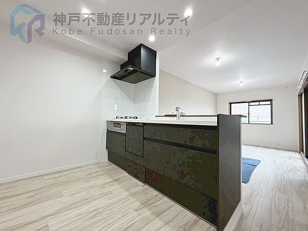◆カウンターキッチン付き。調理の導線に配慮した使い勝手のよいレイアウトです♪