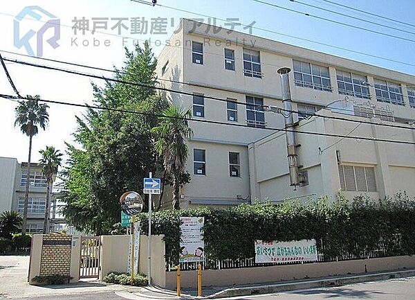 西宮市立段上小学校 徒歩9分。 650m