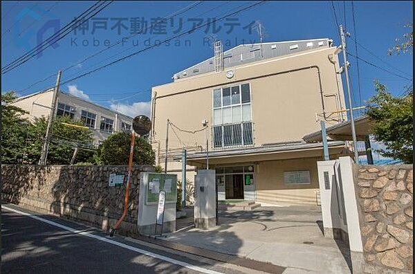 神戸市立住吉中学校 徒歩34分。 2650m
