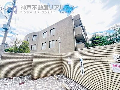 外観:◆南東と北東の角住戸につき日当たり、風通しが良いです♪ 外観:◆南東と北東の角住戸につき日当たり、風通しが良いです♪