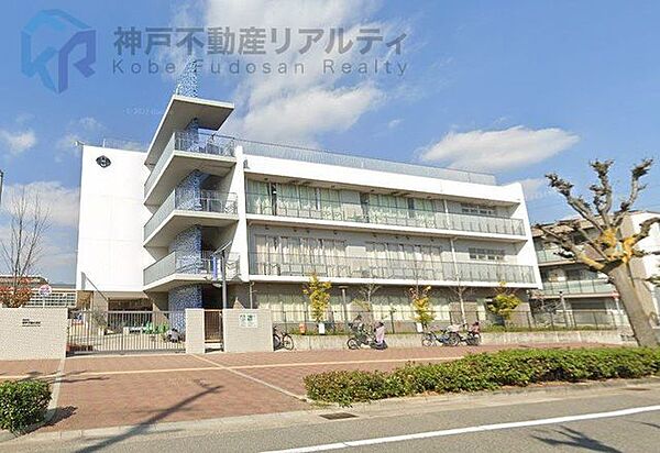 西宮市立南甲子園小学校 徒歩11分。 820m